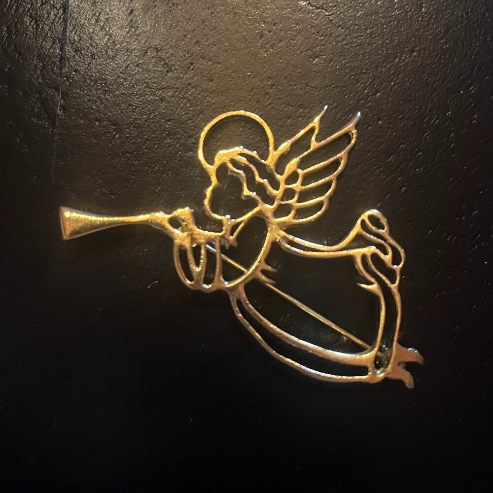 Vintage Gold Tone Open Work Angel Trumpet Pin